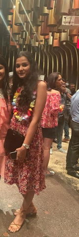 Shivali Khandelwal review photo