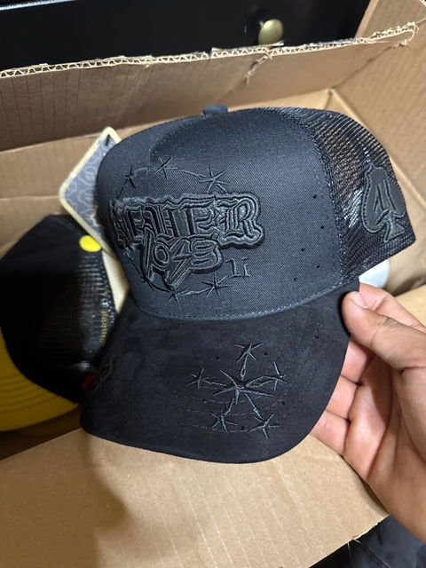 NEVER LOSE BLACK