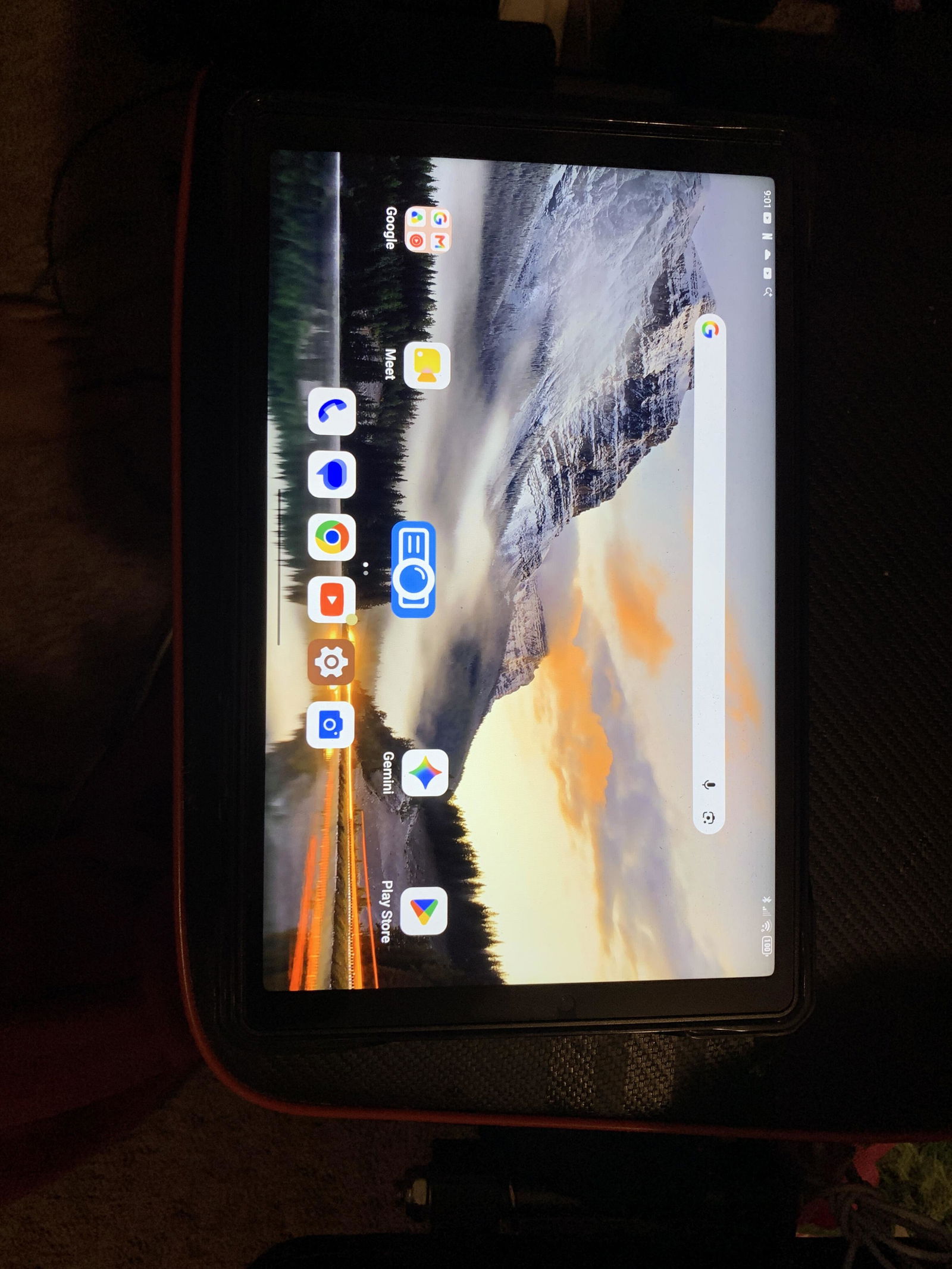 World's 1st 5G Rugged Tablet with 260lm 1080P Built-in Projector