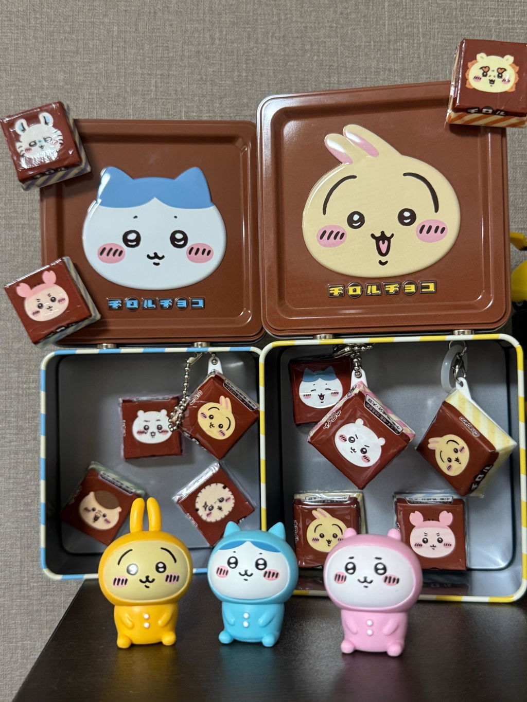 ちいかわ チロルチョコ缶（4種セット）