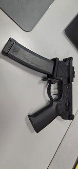 shane m. review photo