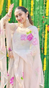 sakshi chaudhary review photo