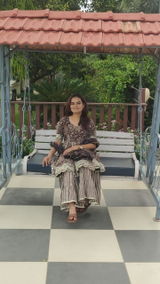 Devanshi Upadhyay review photo