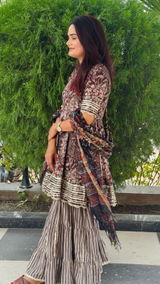 Devanshi Upadhyay review photo