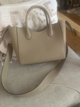 Danae Peznola (Instagram Shop Review) review photo