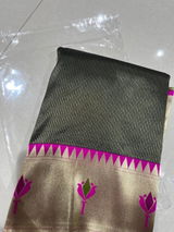 Riya Shah review photo