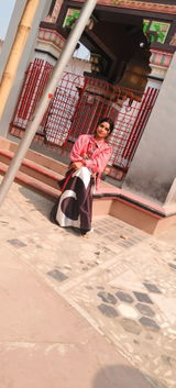 Pooja thakur review photo