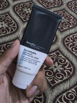 Talha Riaz review photo