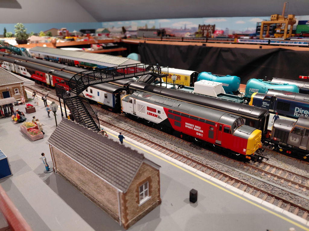 Class 37 - Loram - 37418 - DCC Sound Fitted - Exclusive