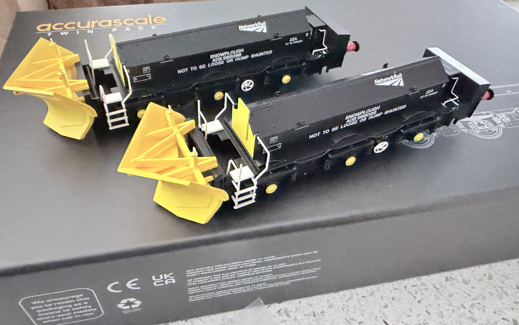 Beilhack Snowplough ZZA ADB966098/099 Network Rail (ex Class 45)