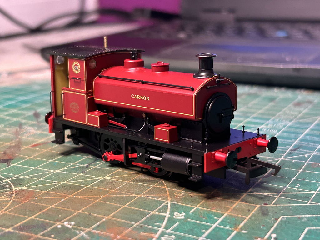 Andrew Barclay 0-4-0ST 14" 'Carbon' in NCB lined maroon