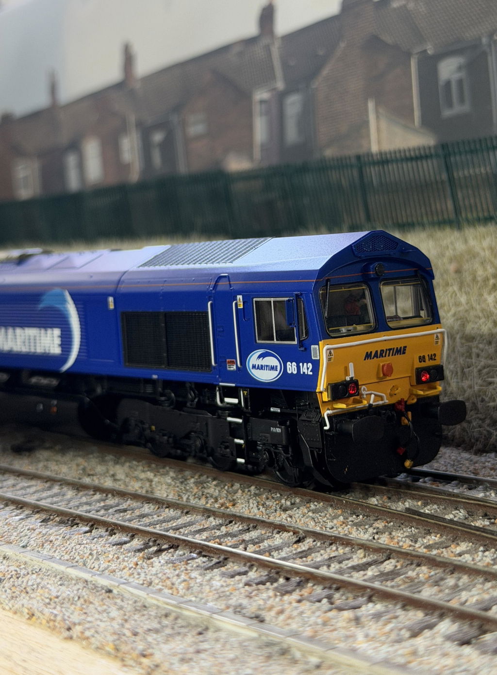 Class 66 - DB Maritime Blue - 66142 - DCC Sound Fitted