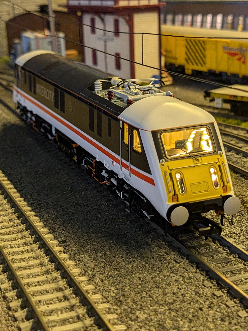 BR Class 89 - 89001 - InterCity Swallow (Present Day)