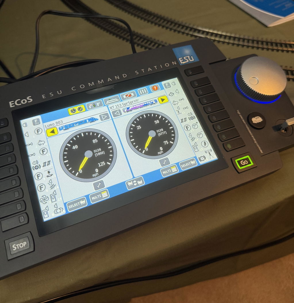 ESU 50220 ECoS Command Station (6A)