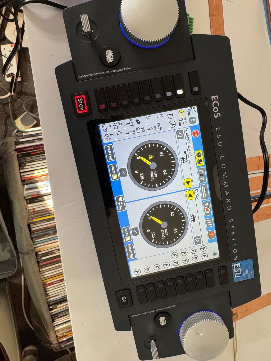 ESU 50220 ECoS Command Station (6A)