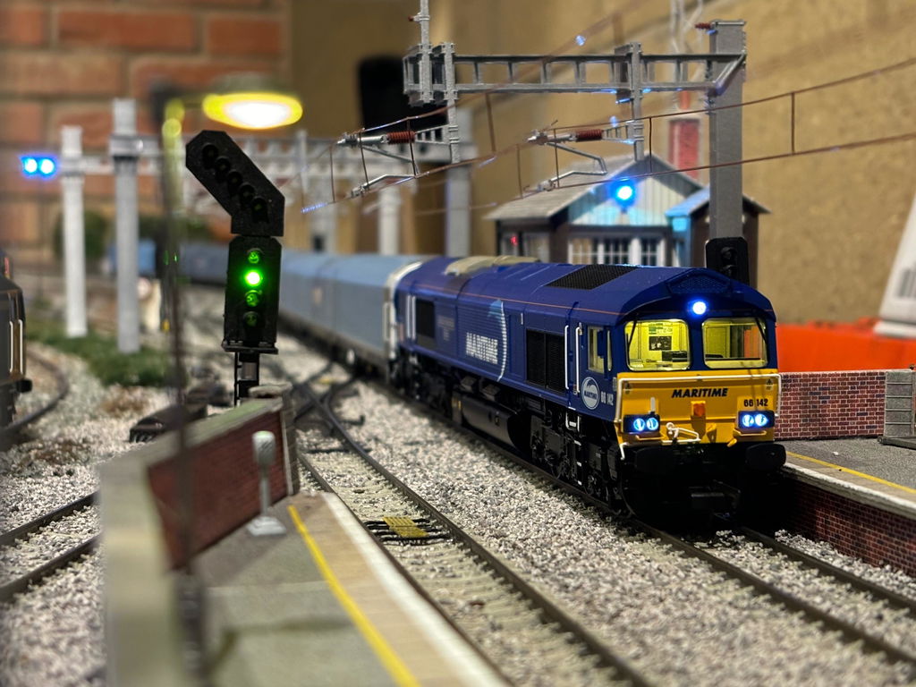 Class 66 - DB Maritime Blue - 66142