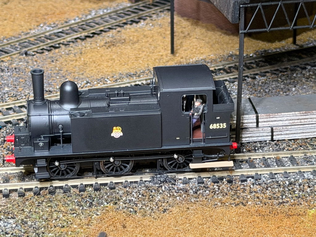 68535 - BR J67 - Plain Black, with Early Emblem - DCC Sound Fitted