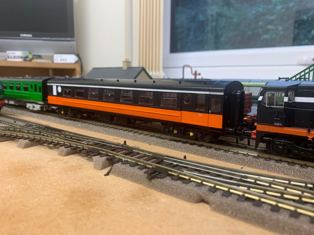 Park Royal D.177 Snack Car No. 2425
