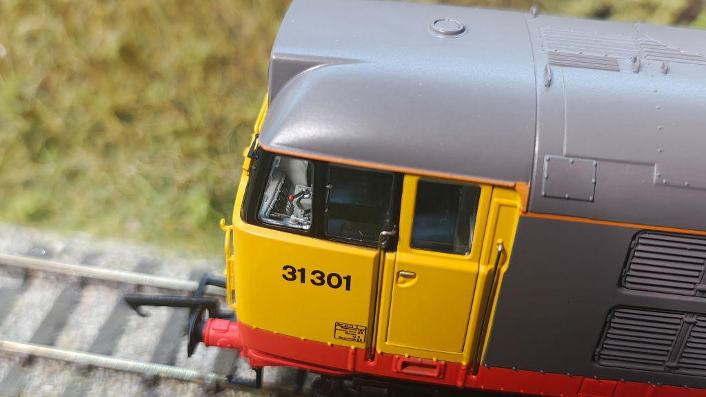 Class 31 - 31301 Railfreight Red-Stripe - DCC Sound