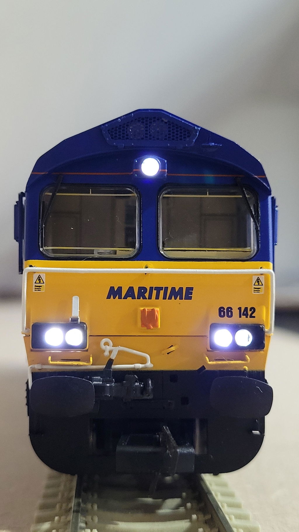 Class 66 - DB Maritime Blue - 66142 - DCC Sound Fitted