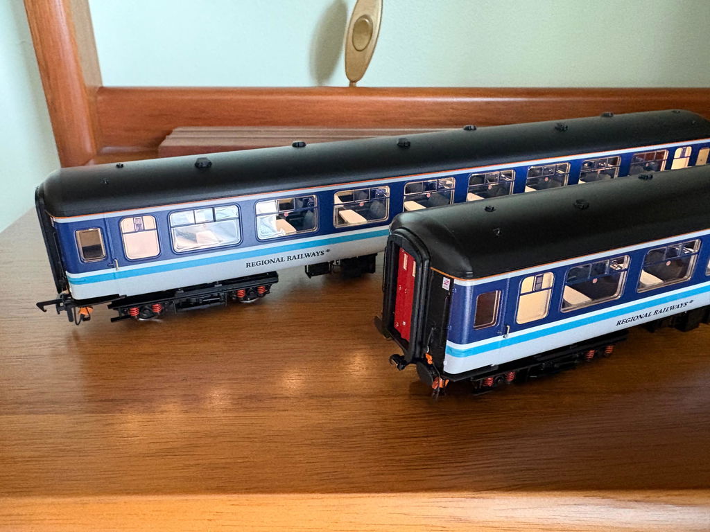 BR Mk.2c (large toilet window) TSO 5505 Regional Railways