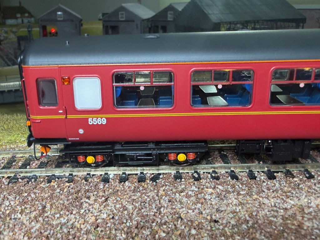 BR Mk.2c (small toilet window) TSO 5569 Maroon (South Wales & West)