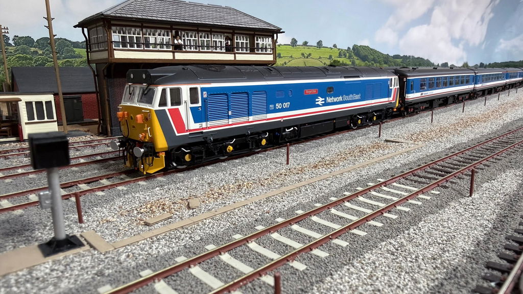 BR Mk.2c (large toilet window) TSO 5525 Network SouthEast