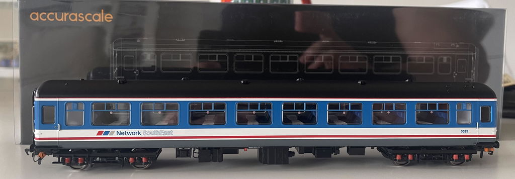 BR Mk.2c (large toilet window) TSO 5525 Network SouthEast