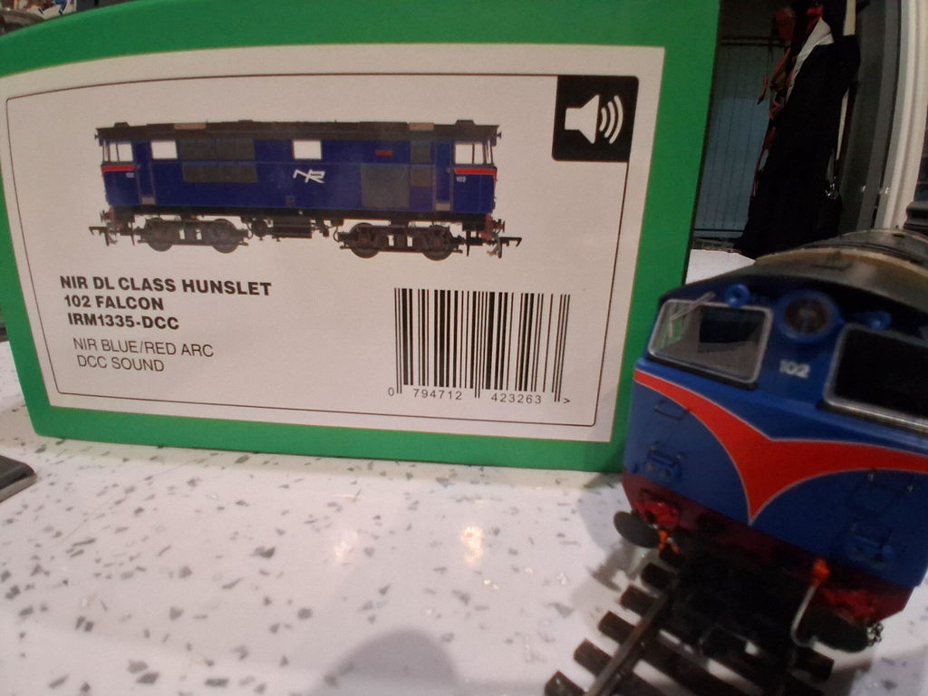 102 'Falcon' NIR Blue, with Red Arc - DCC Sound