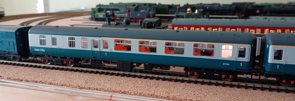 BR Mk.2c (large toilet window) BFK M17119 Blue/Grey w/InterCity