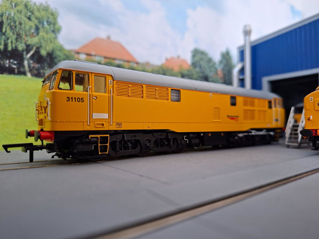 31105 - Network Rail Yellow - DCC Sound Fitted
