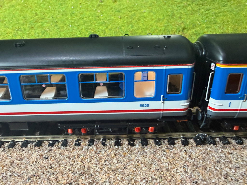 BR Mk.2c (large toilet window) TSO 5525 Network SouthEast