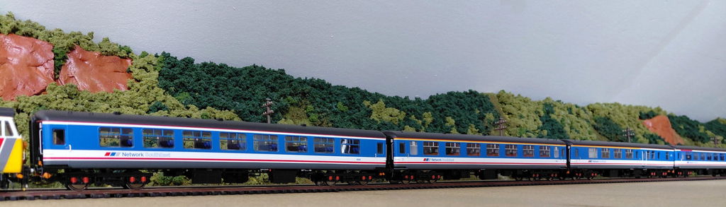 BR Mk.2c (large toilet window) TSO 5525 Network SouthEast