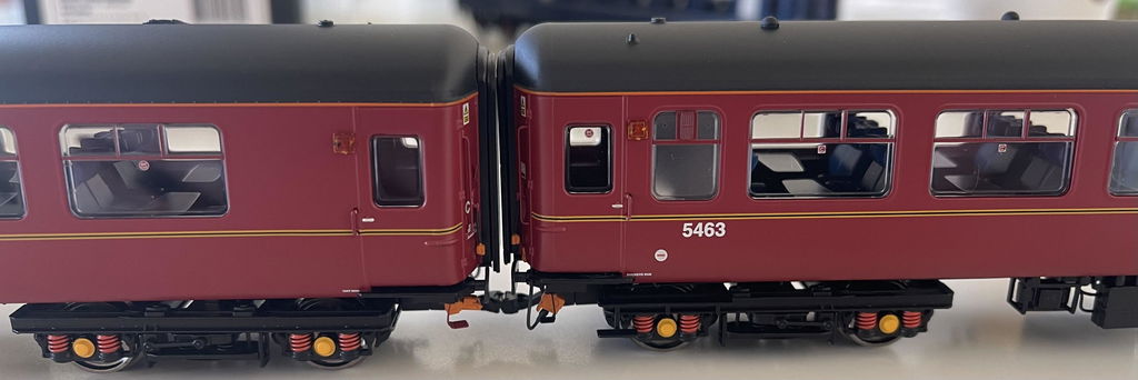 BR Mk.2b TSO 5463 Maroon (South Wales & West)