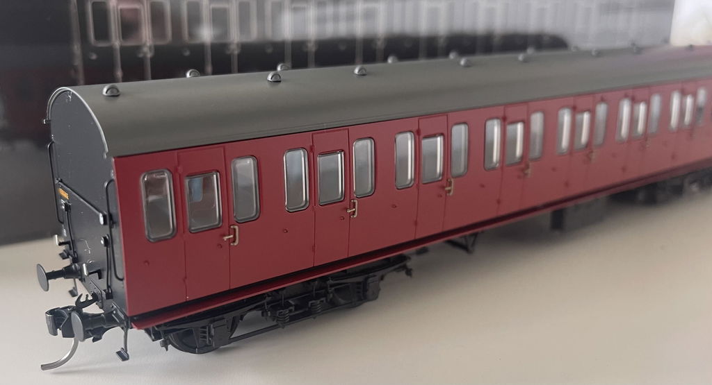 BR Mk1 57' Non-Gangway Coach - TO - M48041