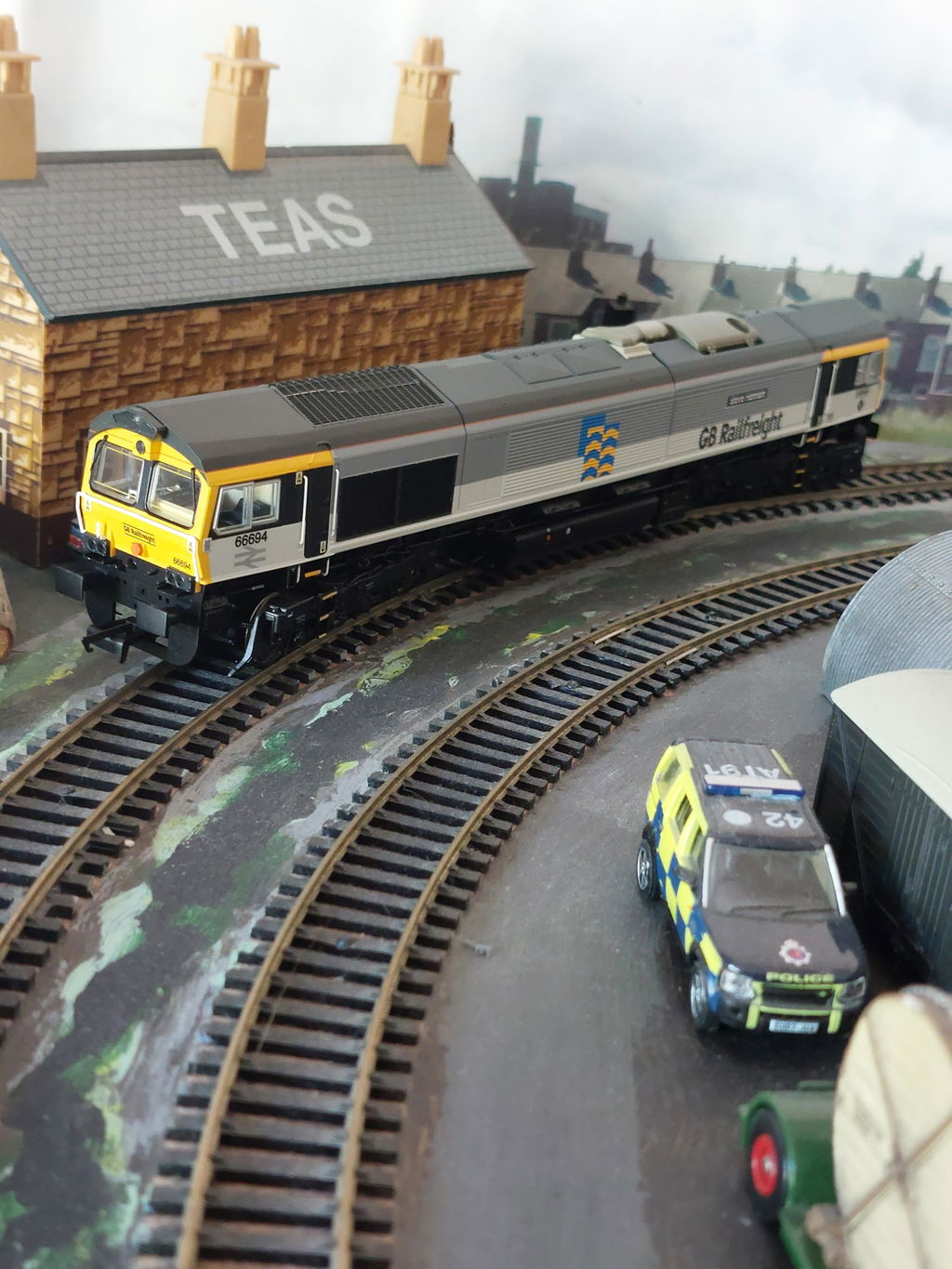 Class 66 - GBRF Triple Grey - 66694