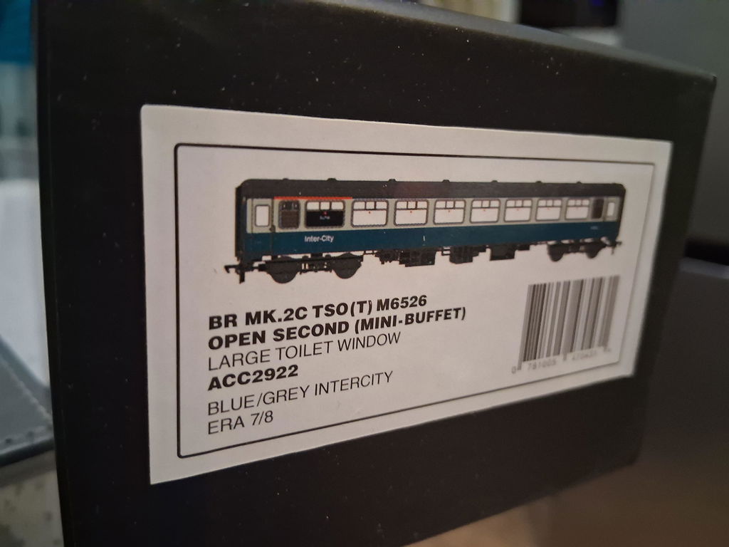 BR Mk.2c (large toilet window) TSO(T) M6526 Blue/Grey w/InterCity