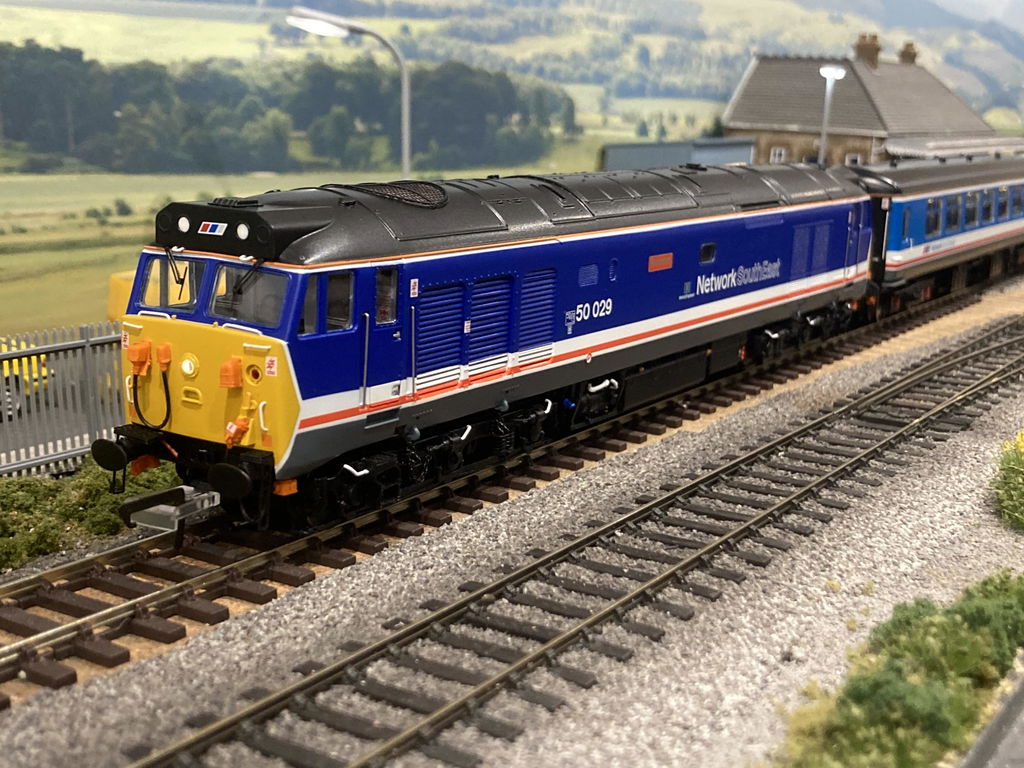 Class 50 - Revised NSE (dark blue w/WofE branding) - 50029 'Renown' - DCC Sound
