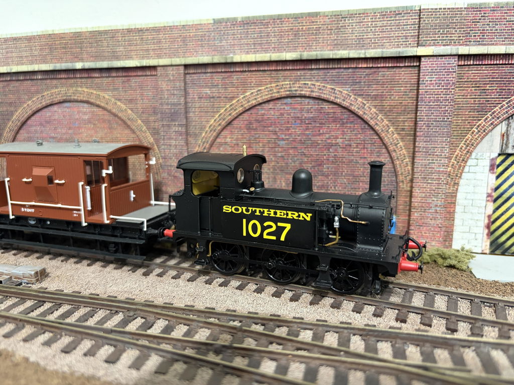 SECR P Class 0-6-0T 1027 in SR black with Egyptian lettering