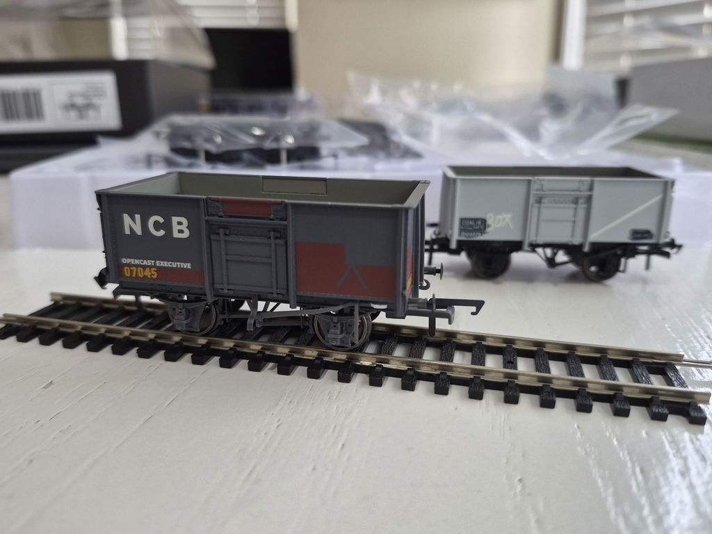 BR 16T Mineral - 1/109 - BR Freight Grey (TOPS COAL 16) - Pack H