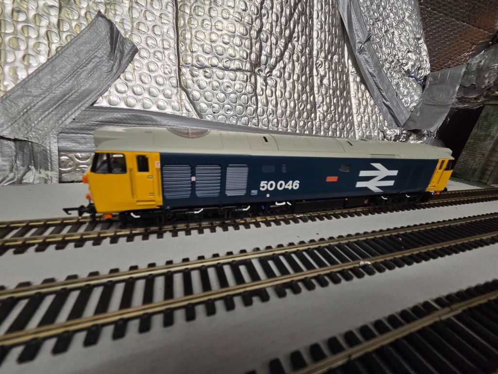 Class 50 - Large Logo w/grey roof - 50046 'Ajax' - DCC Sound