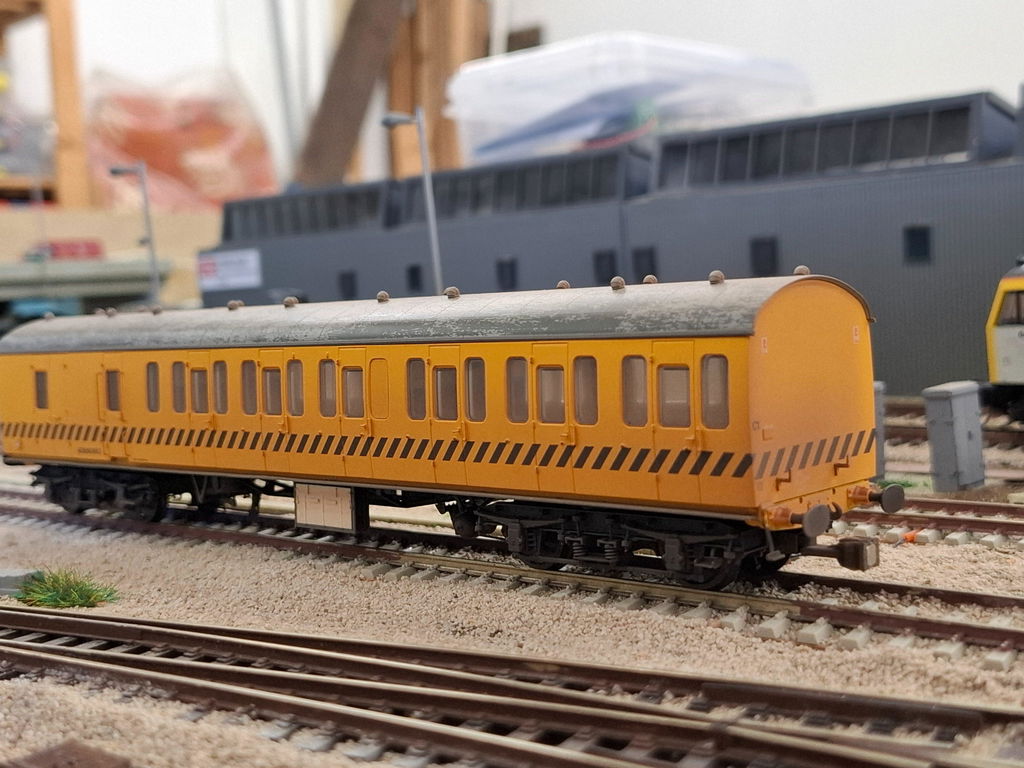 BR Mk1 57' Non-Gangway Coach - BS - BR BTU Tool Vans: ADB963952