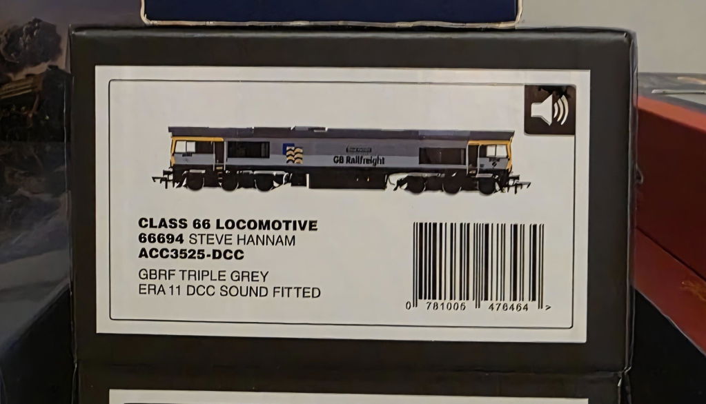 Class 66 - GBRF Triple Grey - 66694 - DCC Sound Fitted