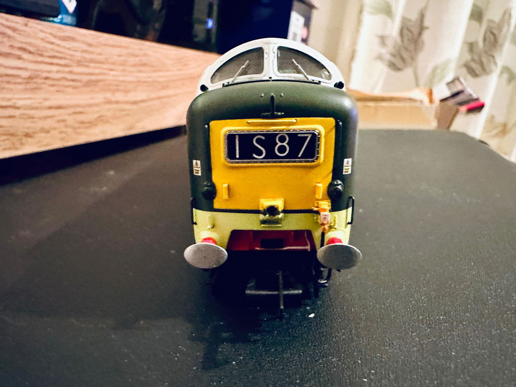 D9000 - BR Green w/cantrail (VXC)