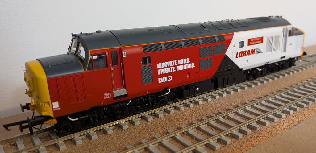 Class 37 - Loram - 37418 - DCC Sound Fitted - Exclusive