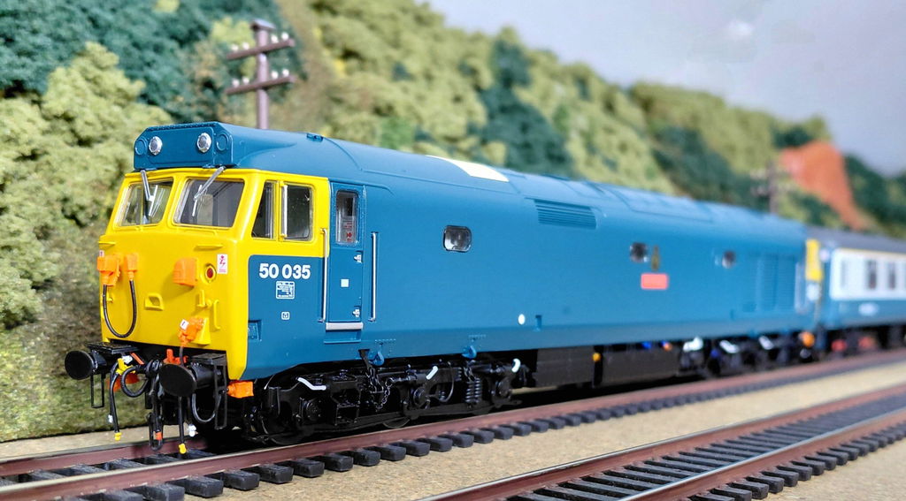 Class 50 - BR Blue Pre-refurbishment - 50035 'Ark Royal' - DCC Sound