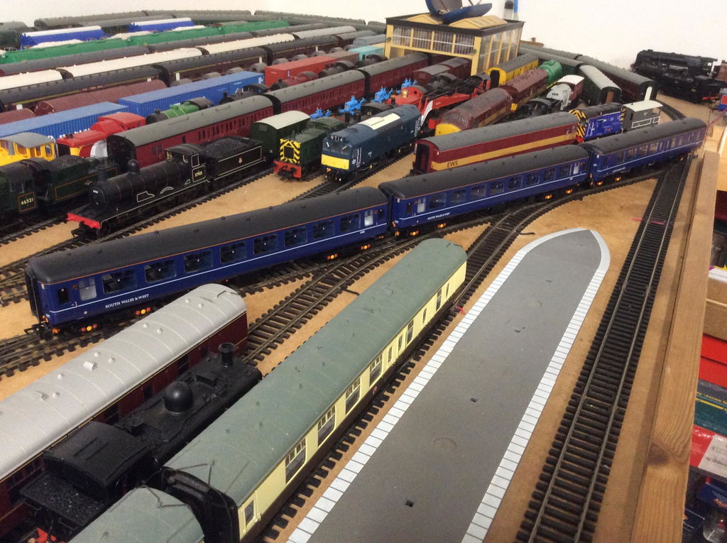 BR Mk.2c (small toilet window) BSO 9440 South Wales & West blue