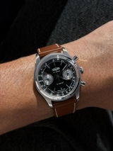 Nixon M review photo