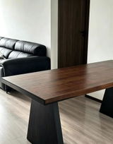 THE TABLE/幾何学的デザイン