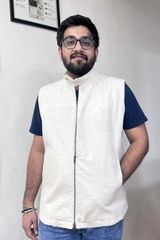 Pratik review photo